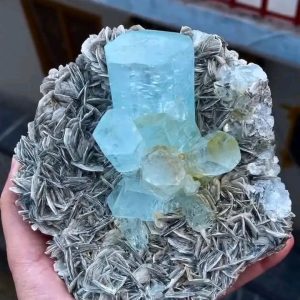 Rough / Uncut Gemstones
